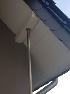 Stainless steel rod mounted on rafters